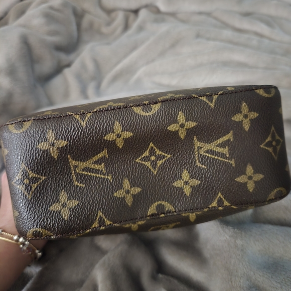 Authentic Louis Vuitton Spontini Brown Monogram Women's Bag - Picture 6 of 14